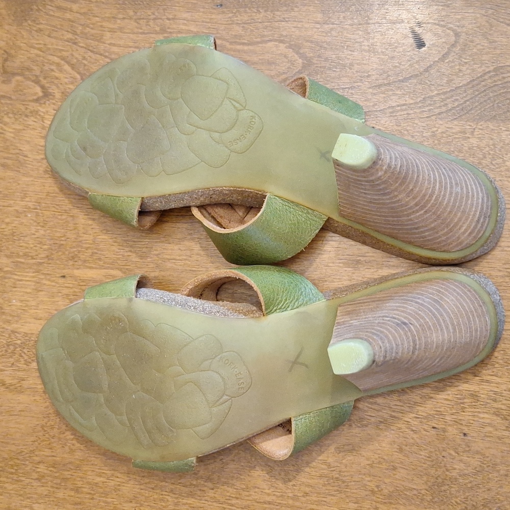 Kork-Ease Green Leather Sandals - Picture 6 of 16